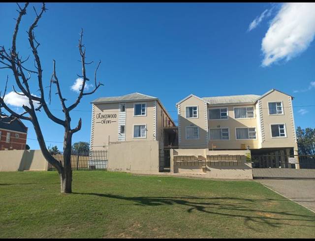 2 BEDROOM APARTMENT FOR SALE IN KINGSWOOD